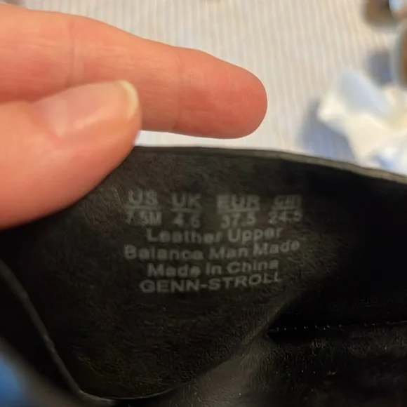 Naturalizer black leather slides size 7.5 - Picture 3 of 4